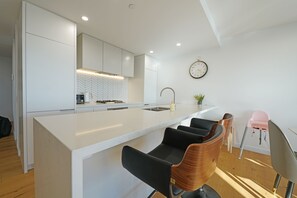 Elite Apartment | Private kitchen | Microwave, high chair - Condo Exceptional 3BR (Box Hill)