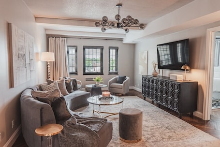Smart TV y estéreo . The Madison | Hyde Park