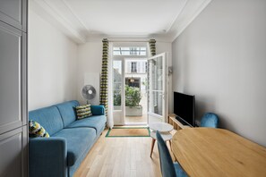 Living area - La Maison Kleber, Luxury 1BR Eiffel Champs-Elysees (Paris)