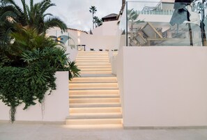 Outdoor pool, pool cabanas (surcharge), pool loungers