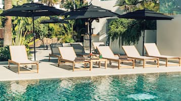 Outdoor pool, free pool cabanas, pool loungers