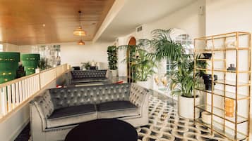 Lobby-Lounge