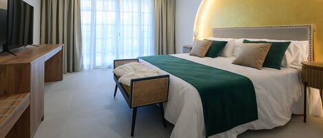 디럭스 스튜디오 스위트 | 고급 침구, 메모리폼 침대, 객실 내 금고, 각각 다른 스타일의 인테리어