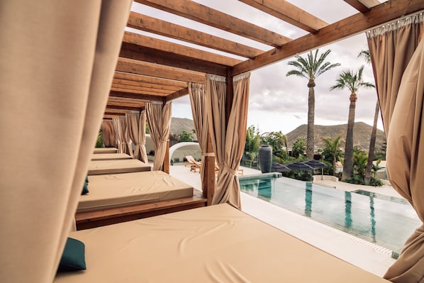 Sun deck