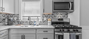 Convenient 1BR Close to Downtown