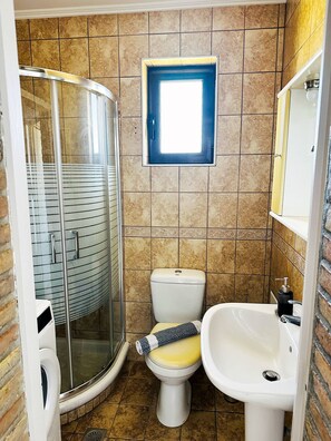 Bathroom - Cute Apple - At The Heart Of The Old Town (Chania)