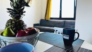 Apartamento, 2 quartos, vista para a cidade | Opções para refeição