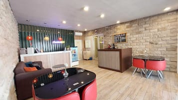 Standard Room, 1 Queen Bed | Terrace/patio