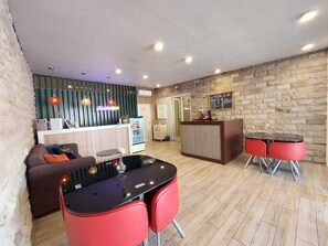 Kamar Standar, 1 Tempat Tidur Queen | Teras/patio