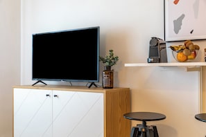 Studio | Television - PORT CITY HAIFA - Jaffa Apartments (Haifa)