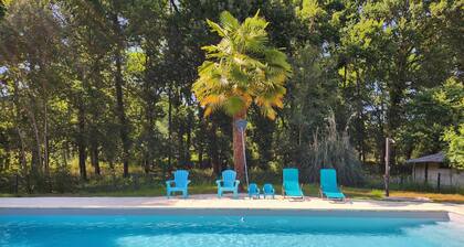 Maison familiale sur vaste terrain avec piscine privée