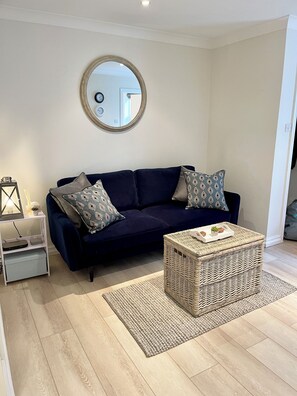 Living area - St Ives Contemporary Apartment Dog Friendly (St Ives)