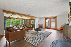 Smart TV, table tennis, books