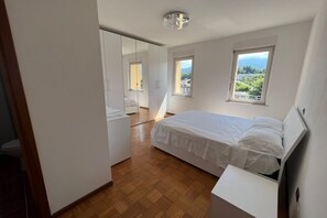 1 室のベッドルーム、アイロン / アイロン台、WiFi (無料)、ベッドシーツ