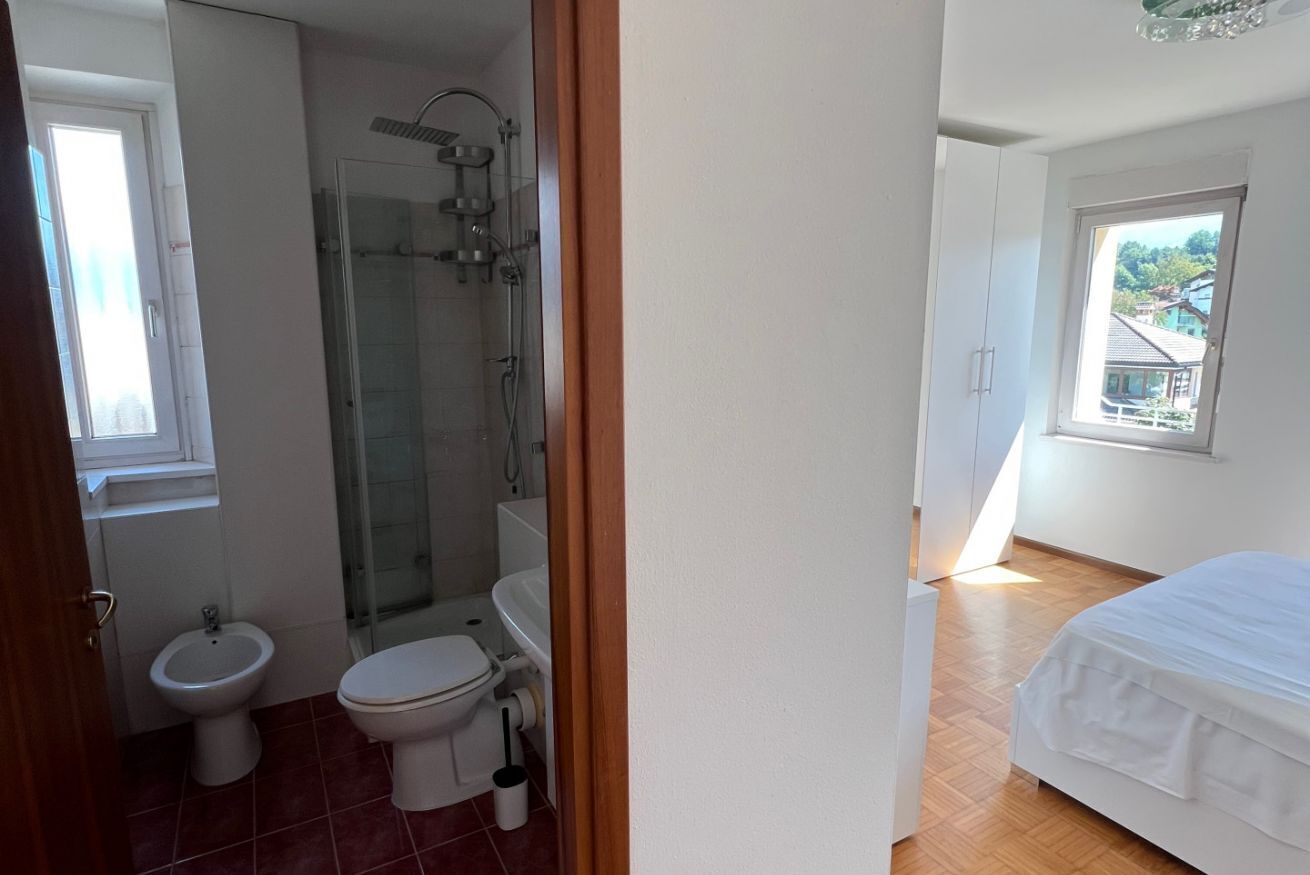 Dusche, Haartrockner, Bidet, Handtücher