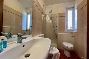 Douche, bidet