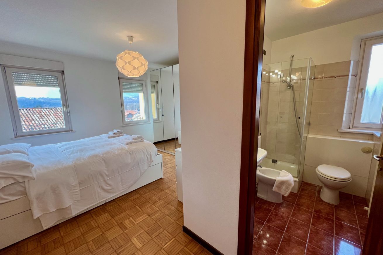 Dusche, Haartrockner, Bidet, Handtücher