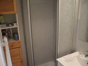 Bathroom - Studio for 4, balcony, shared parking (Valloire)