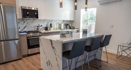 FULLY REMODELED MODERN 1-BEDROOM APARTMENT in NOHO w/ PARKING & EV CHARGER p69