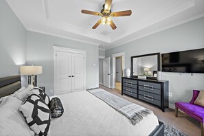 3 Schlafzimmer, Schreibtisch, Bügeleisen/Bügelbrett, kostenloses WLAN