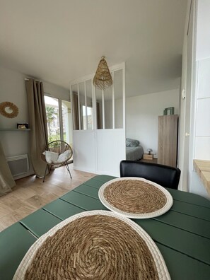 1 camera, Wi-Fi, lenzuola