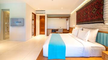 Habitació doble o amb dos llits individuals prèmium | Roba de llit d'alta qualitat, caixa forta a l'habitació i escriptori