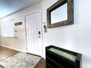 Interior - Prime Location-Walk to Land Park (Sacramento)