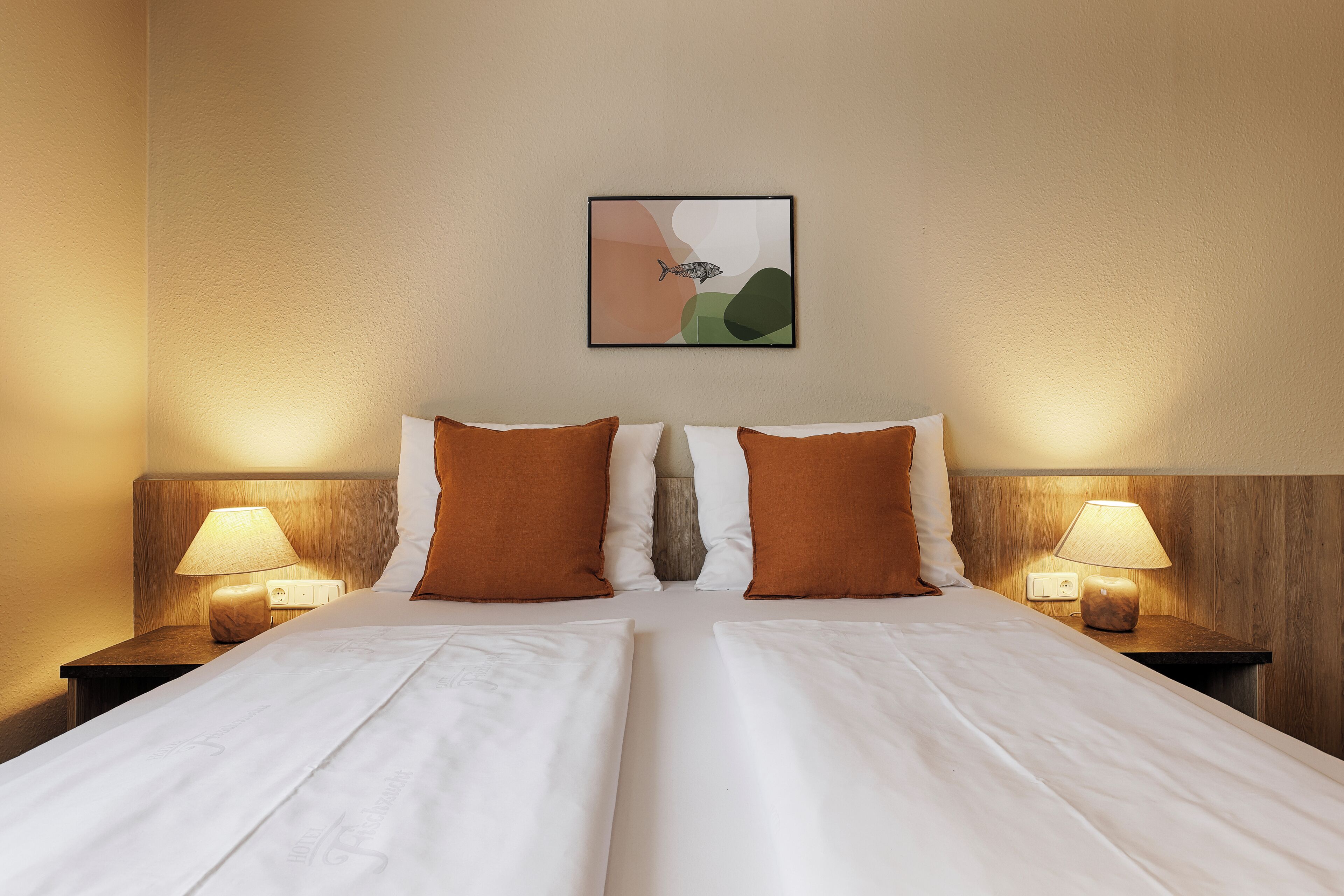 Comfort-Doppelzimmer | Zimmersafe, laptopgeeigneter Arbeitsplatz, Verdunkelungsvorhänge