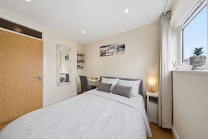 2 bedrooms, free WiFi, bed sheets - The Springwell Apartment close to Barbican (Greater London)