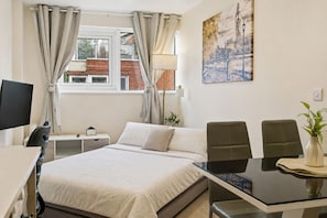 2 bedrooms, free WiFi, bed sheets - The Springwell Apartment close to Barbican (Greater London)