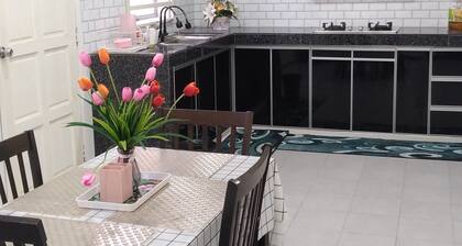 Stunning Homestay with strategic location at the centre of Chukai, Kemaman Town