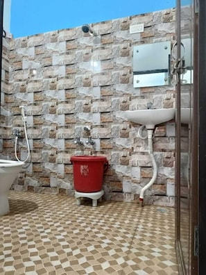Double or Twin Room | Bathroom - Poornima Beach Stay (Kumta)