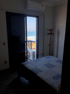 3 quartos, ferros/tábuas de passar roupa, Wi-Fi, roupa de cama