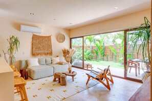 Smart TV, offices - Magnificent Private Pool & Patio + Cenotes Onsite! (Tulum)