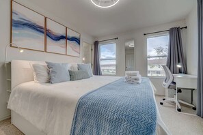 4 habitaciones, escritorio, wifi y ropa de cama 