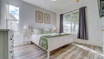 4 Schlafzimmer, Schreibtisch, WLAN, BettwÀsche