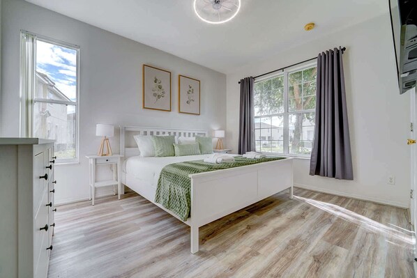 4 habitaciones, escritorio, wifi y ropa de cama