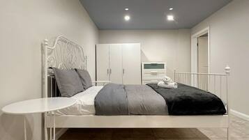 5 bedrooms, iron/ironing board, travel cot, WiFi