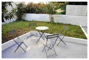 House, 3 Bedrooms, Terrace, City View | Outdoor dining