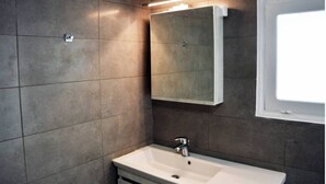 House, 3 Bedrooms, Terrace, City View | Bathroom - Renovated Home Next To Old Town (Chania)