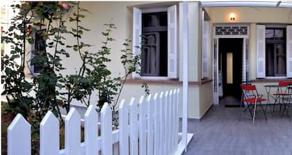 Renovated Home Next To Old Town