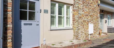 คอทเทจ | การตกแต่งภายนอก