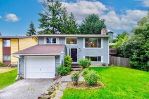 Exterior - Newly Remodel 4B|2B Modern House | North Seattle (Seattle)
