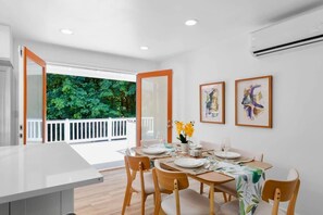 Dining - Bothell Family Friendly Modern Home | 2 AC | I405 (Bothell)