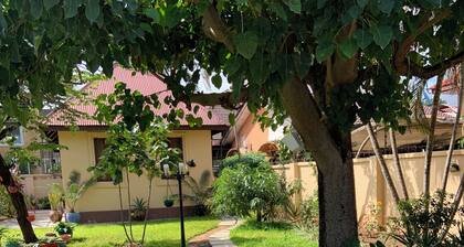 10-minute walk to the beach! 2-bed house with a kitchen and bathroom.