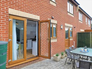 تناول الطعام بالخارج