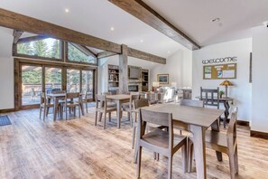 Dining - Snow Creek 1557 - Pool & Hot Tub + Ski-in/Ski-out (Sun Valley)