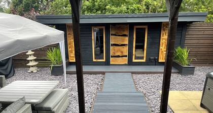 Luxury 2 Bedroom Lodge in Rural Lincolnshire