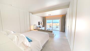 Minibar, wifi gratis y ropa de cama
