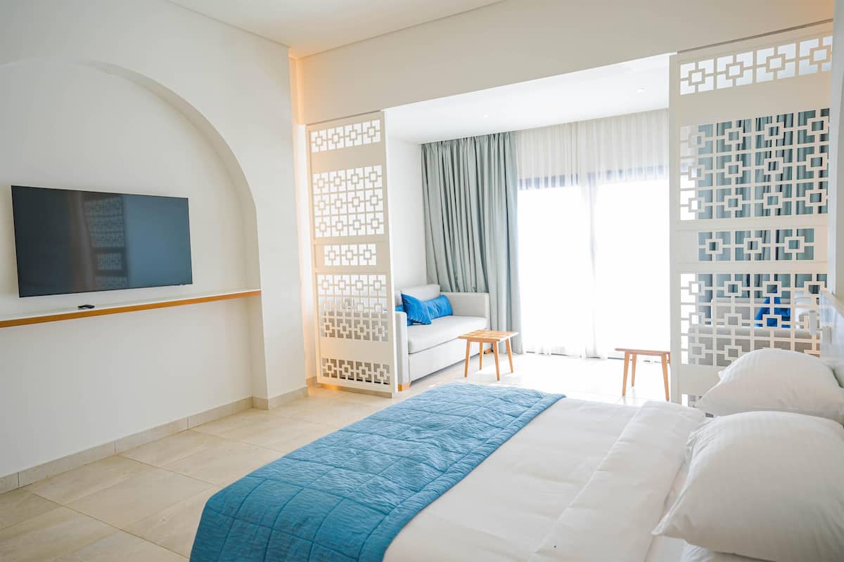 Minibar, wifi gratis y ropa de cama